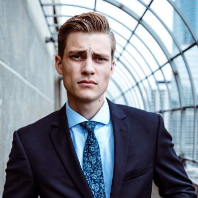 estate agent 2 2